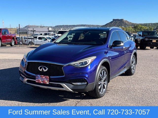 2017 INFINITI QX30 Premium