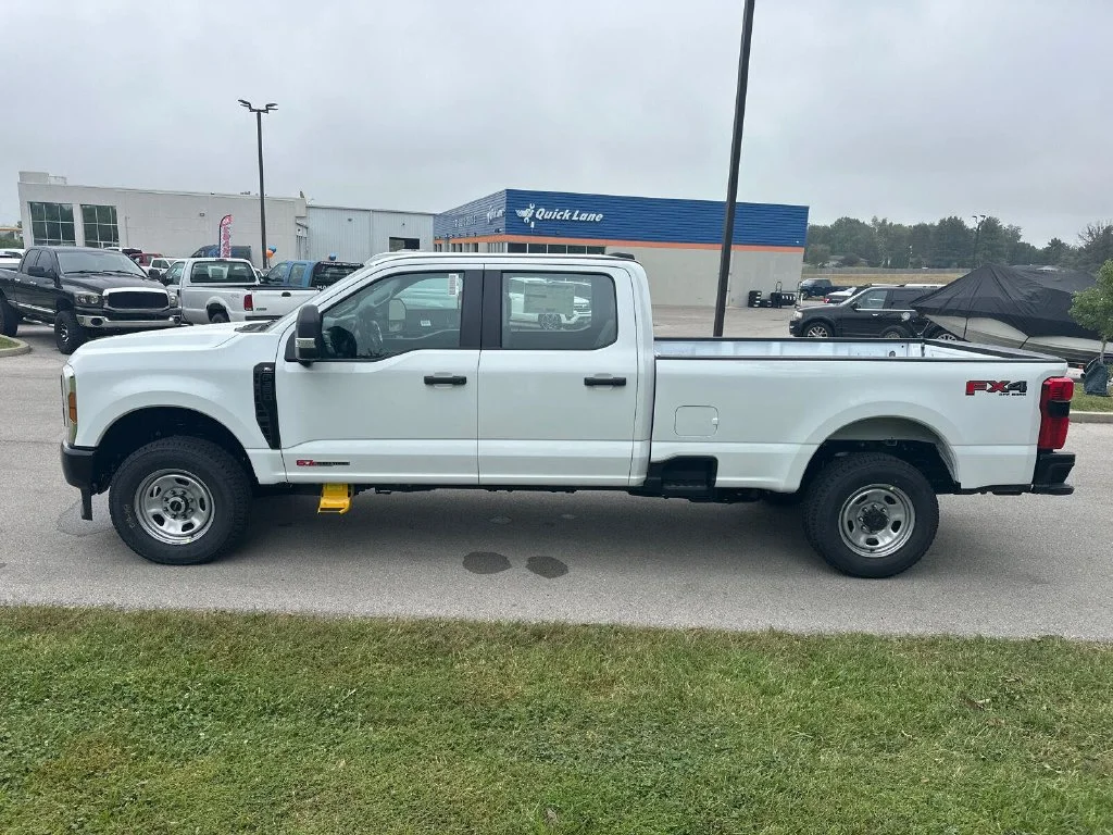 New 2027 White Ford XL image 8