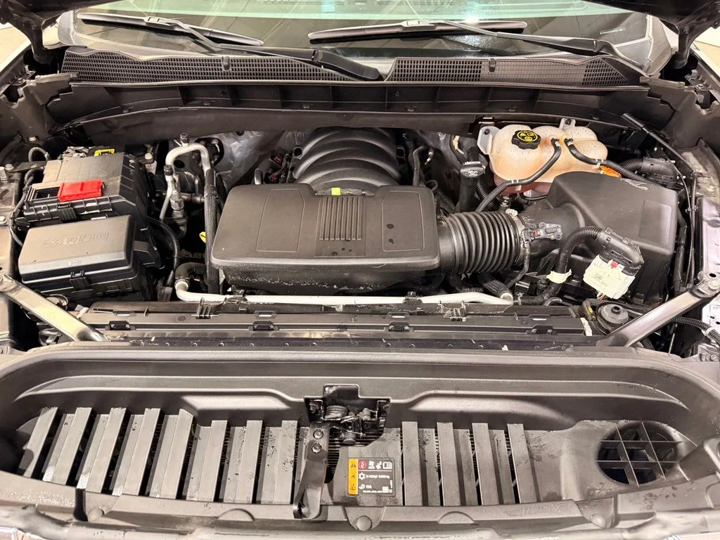 Used 2022 Silver GMC SLT image 6