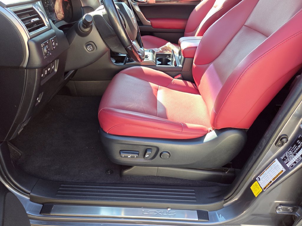 Used 2023 Gray Pearl Lexus 460 Premium image 6