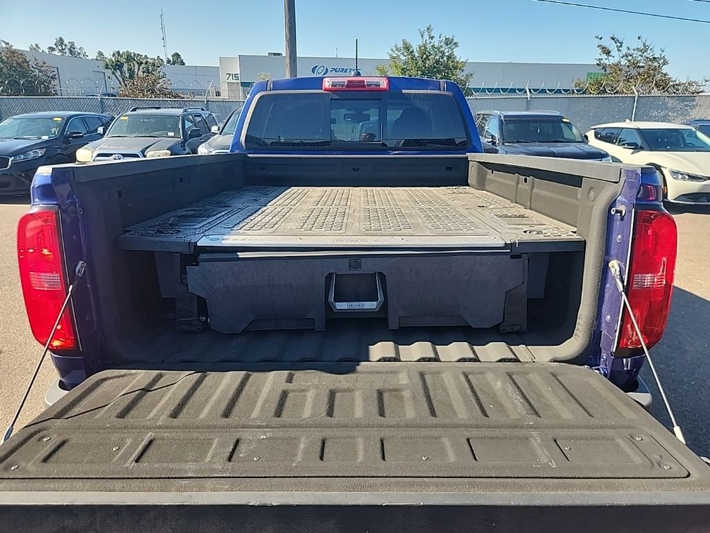 Used 2016 Laser Blue Chevrolet Z71 image 18
