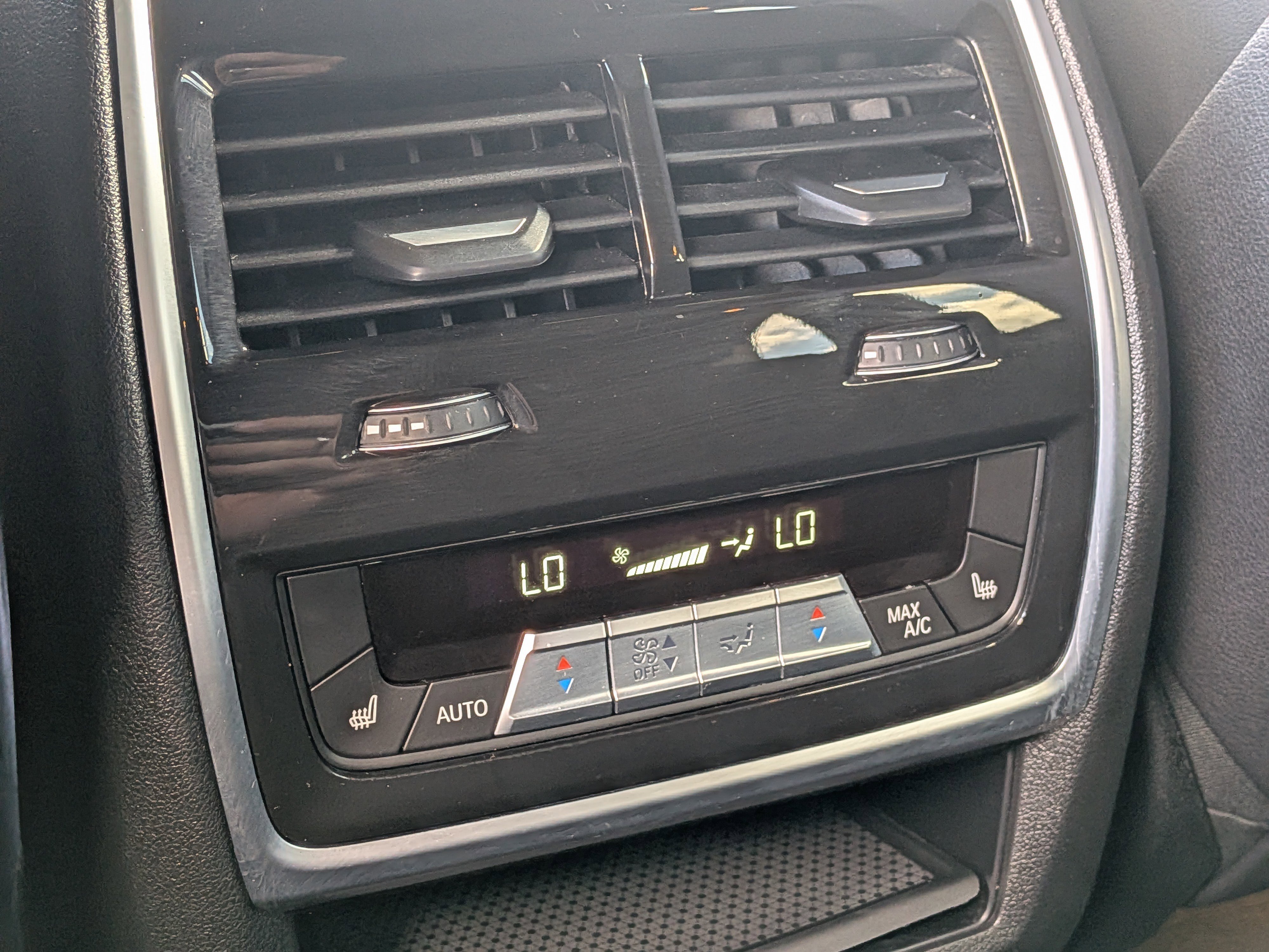 Used 2024 Skyscraper Gray Metallic BMW xDrive40i image 17