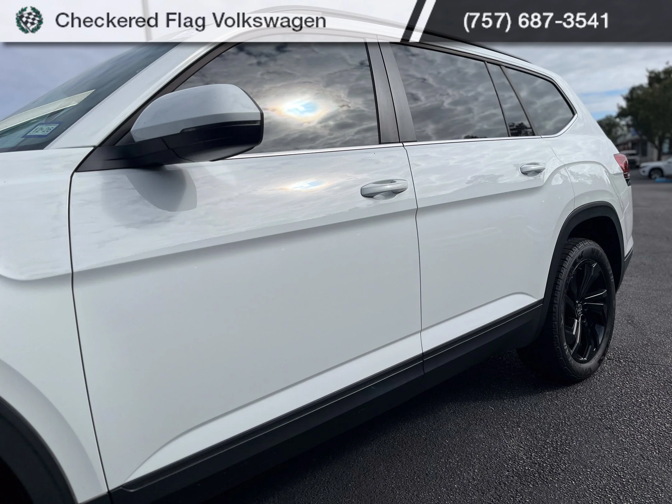 Used 2022 Pure White Volkswagen 3.6L V6 SE w/Technology image 3