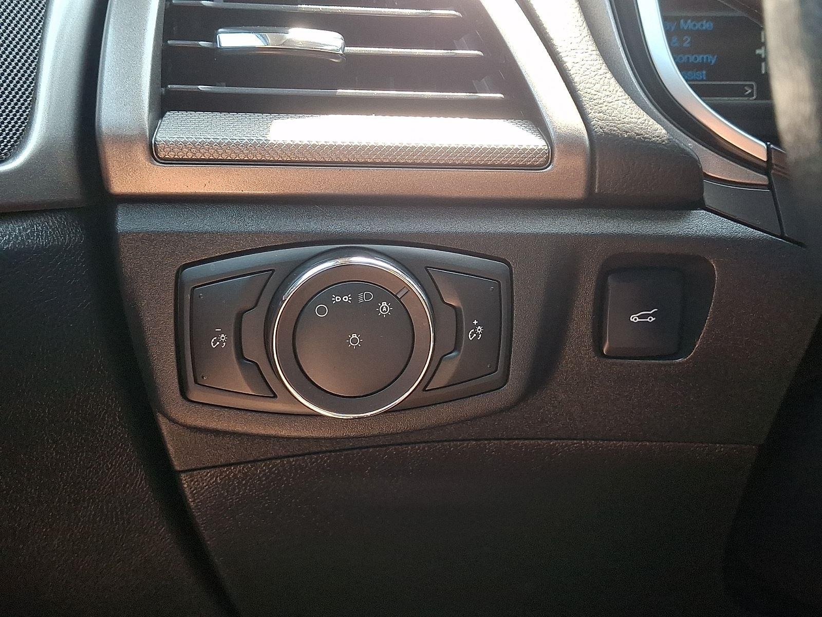 Used 2019 Ingot Silver Ford SE image 23