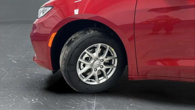 New 2026 Red Hot Pearl-Coat Exterior Paint Chrysler Select image 38
