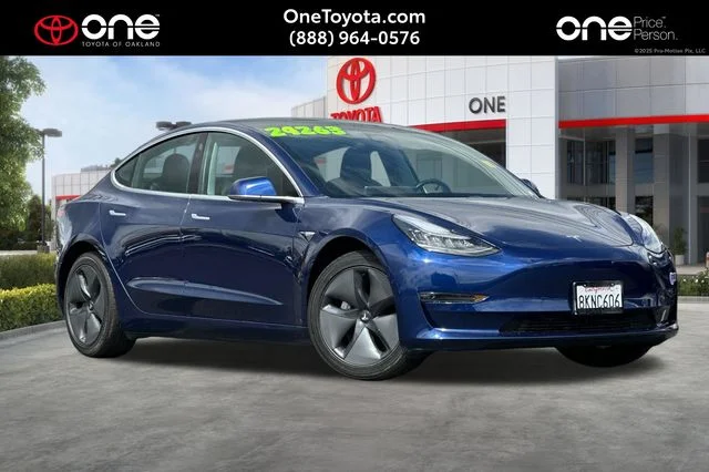 2019 Tesla Model 3 Standard Range Plus's photo