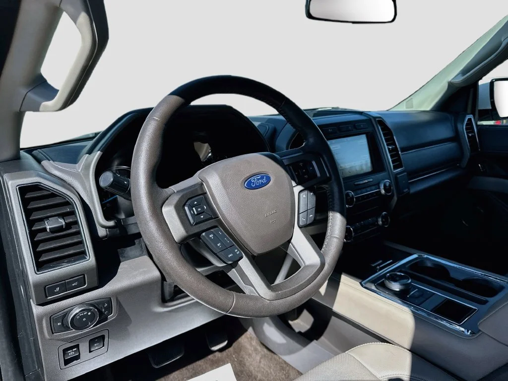 Used 2018 White Ford XLT image 9