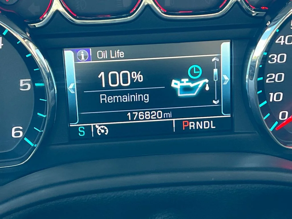 Used 2019 White GMC SLT image 34