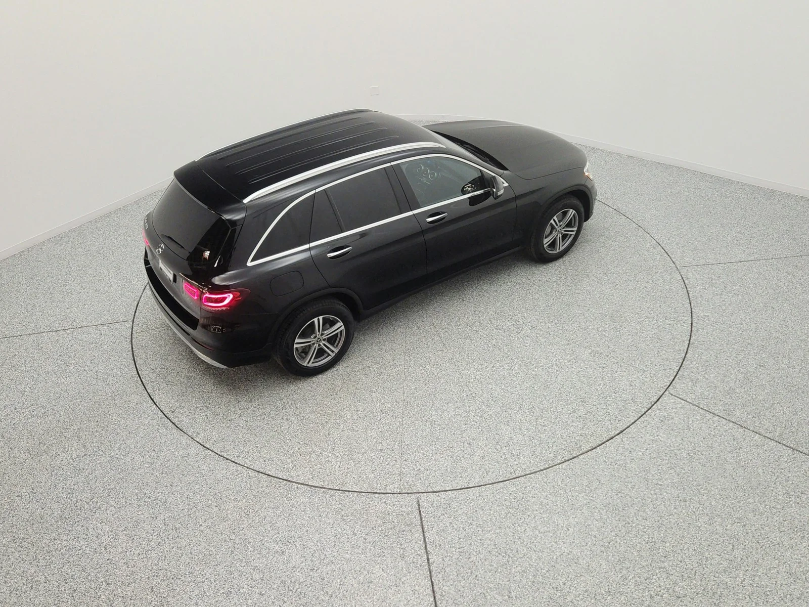 Used 2022 Black Mercedes-Benz GLC 300 SUV image 13