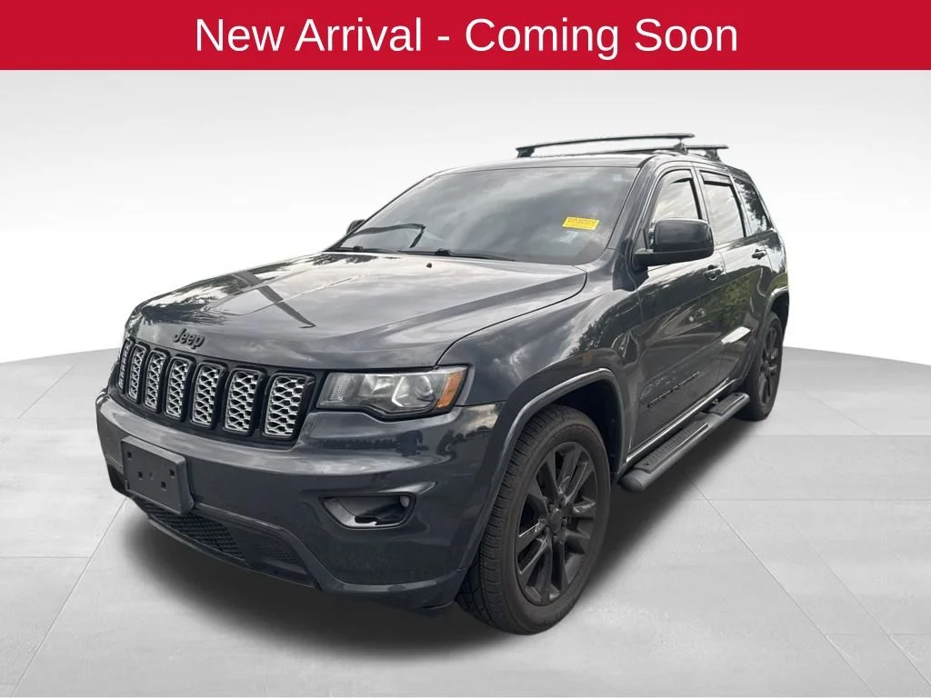 Used 2018 Black Jeep Altitude image 2