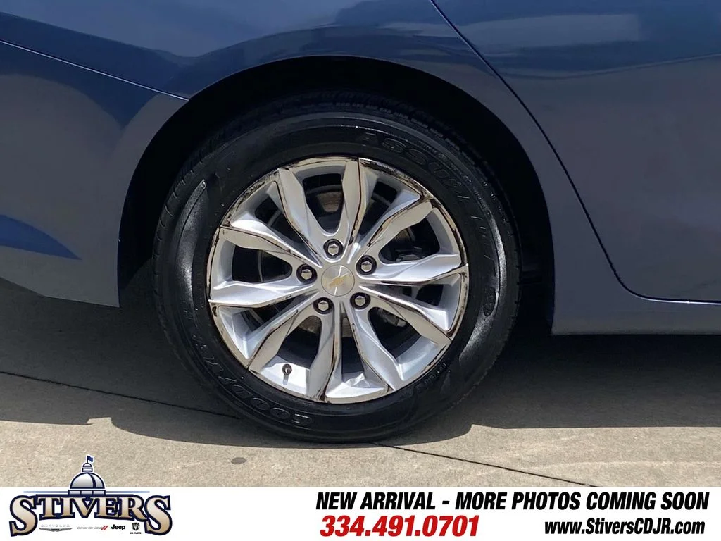 Used 2025 Blue Chevrolet LT image 44