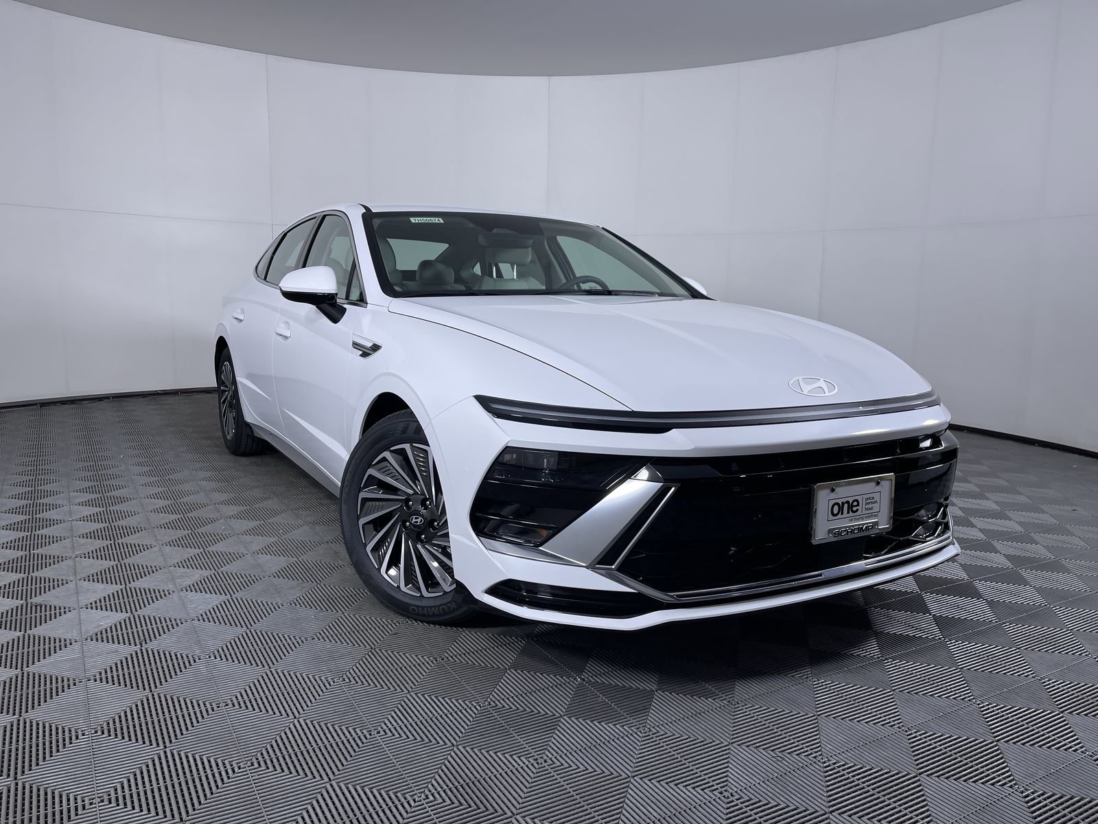 2025 Hyundai Sonata Hybrid SEL - Photo 3