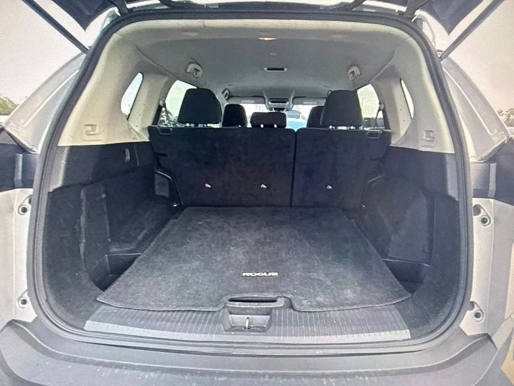 Used 2023 Silver Nissan SV image 6