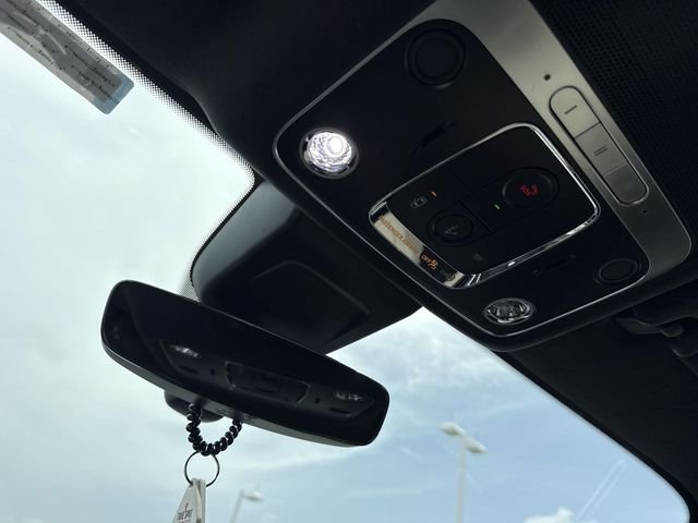 Used 2021 Silver Bentley V8 image 22