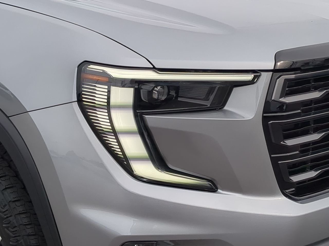 Used 2025 Sterling Metallic GMC AT4 image 41