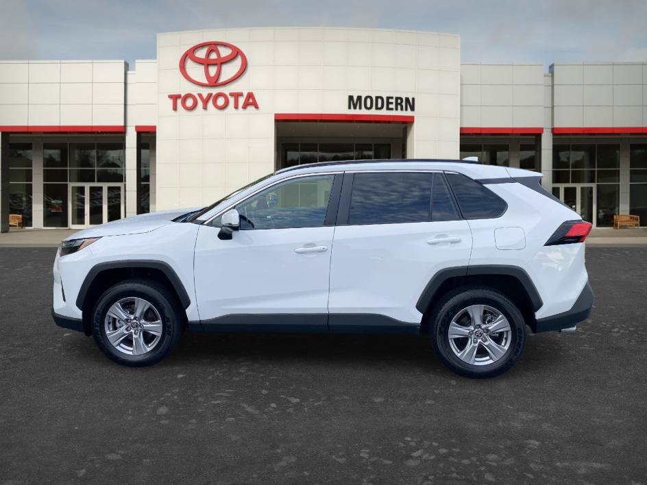 Used 2025 Ice Toyota XLE image 6
