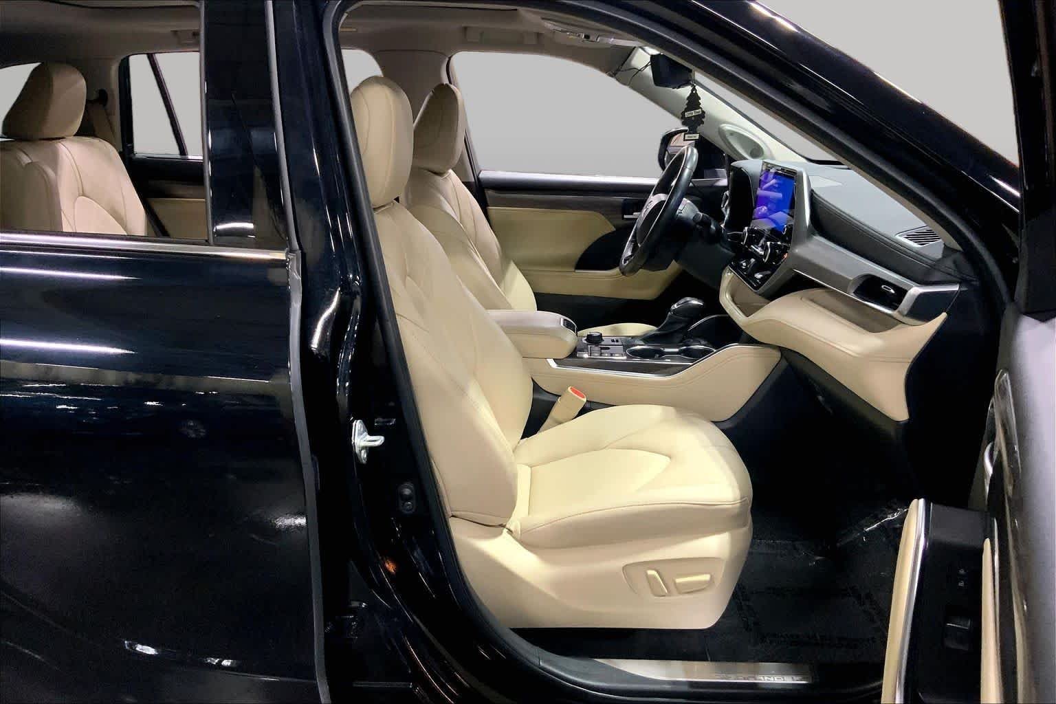 Used 2023 Midnight Black Metallic Toyota Platinum image 9
