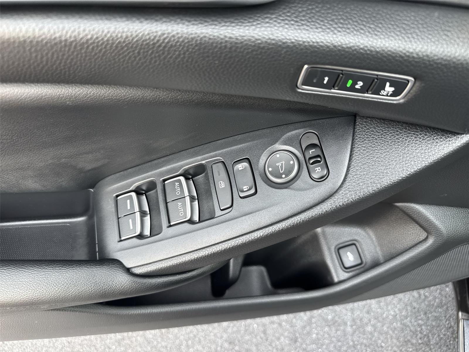 2018 Honda Accord Hybrid EX-L - Photo 16