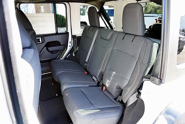 New 2026 Bright White Clear-Coat Exterior Paint Jeep Sport S image 22