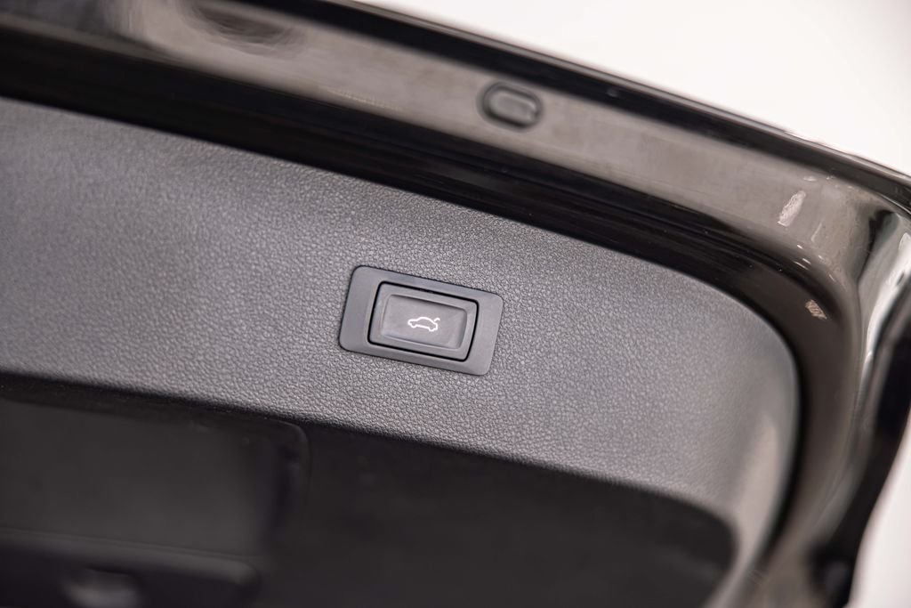 Used 2013 Black Audi 3.0T Premium image 16