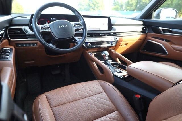 Used 2025 Ebony Black Kia EX X-Line image 12