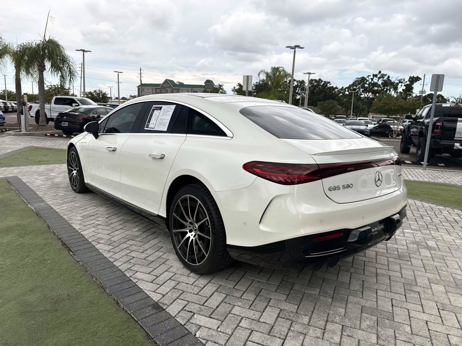 Used 2023 MANUFAKTUR Diamond White Metallic Mercedes-Benz 580 image 4