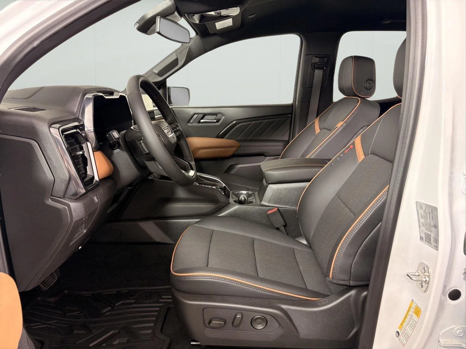 2026 GMC Canyon AT4 - Photo 14
