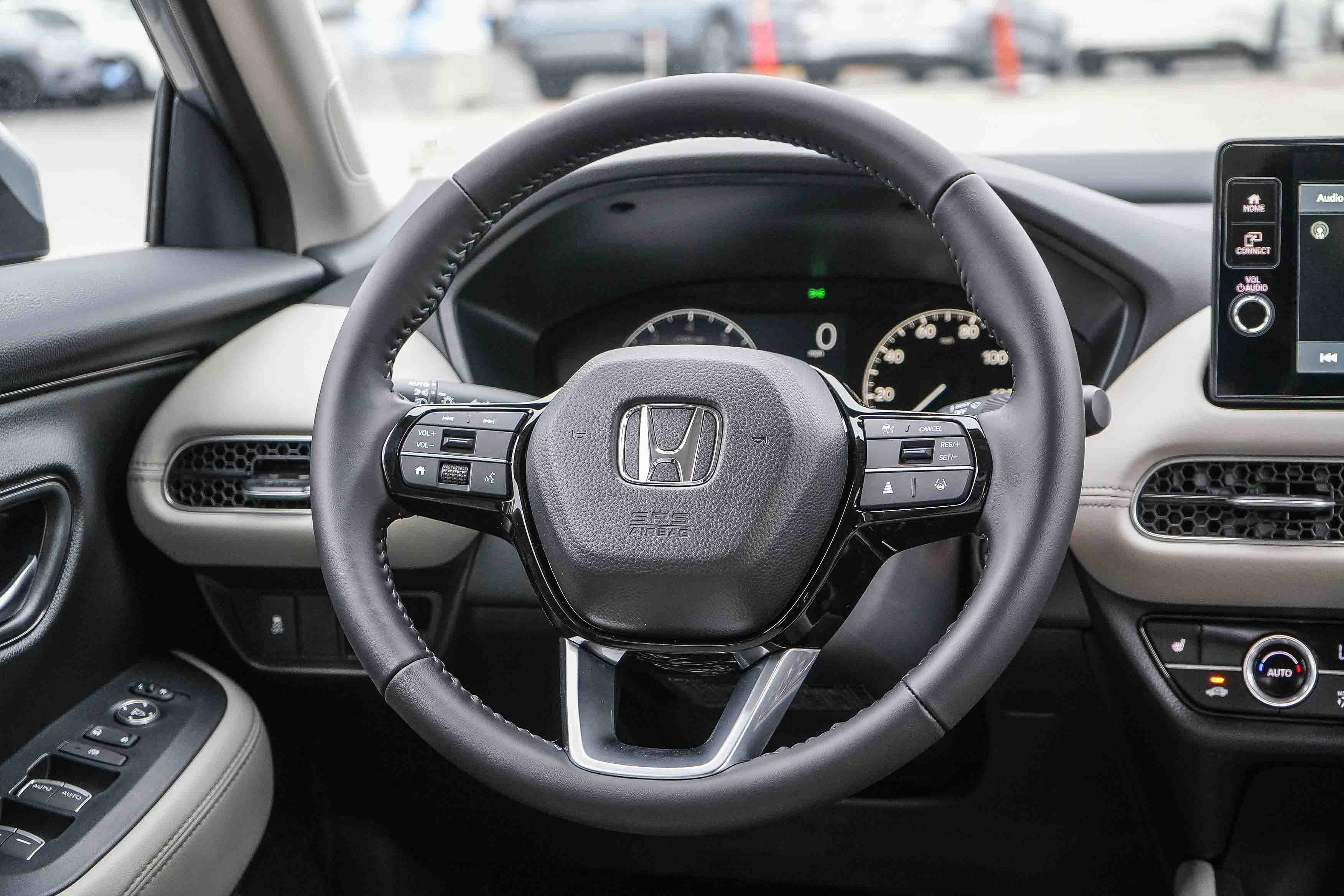 New 2027 Solar Silver Metallic Honda EX-L image 18