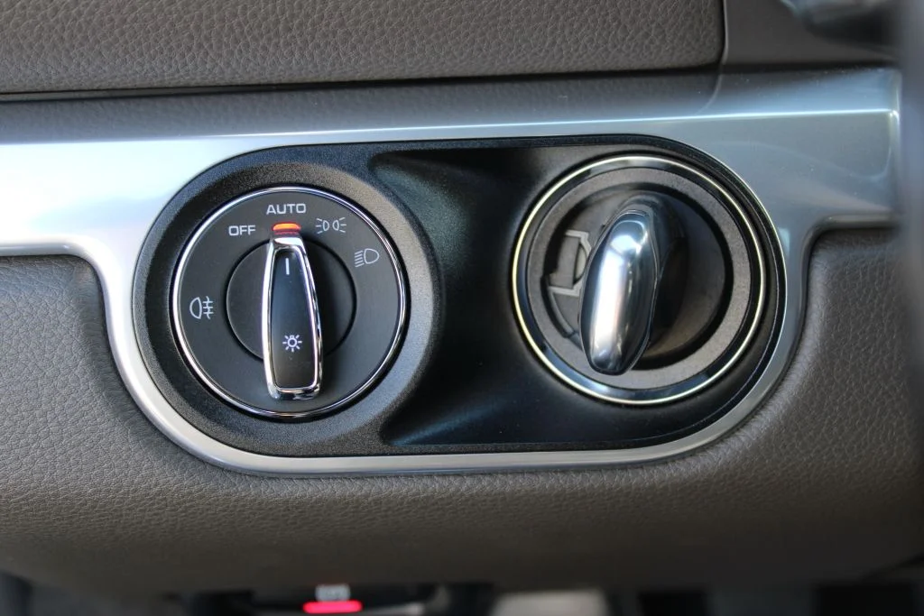 Used 2018  Porsche Base image 27