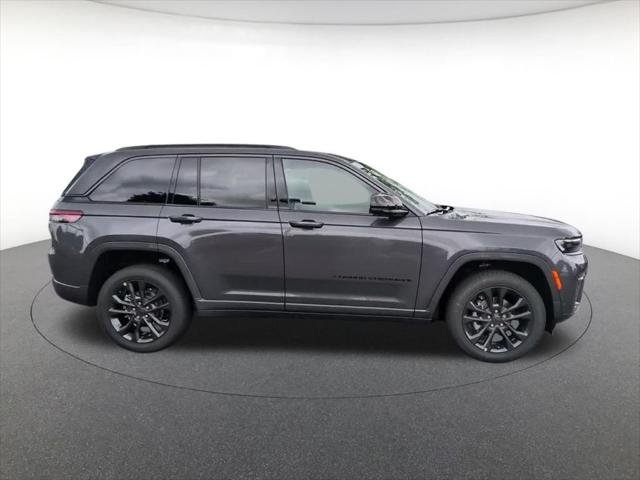 New 2026 Baltic Gray Metallic Clear-Coat Exterior Paint Jeep Limited image 5