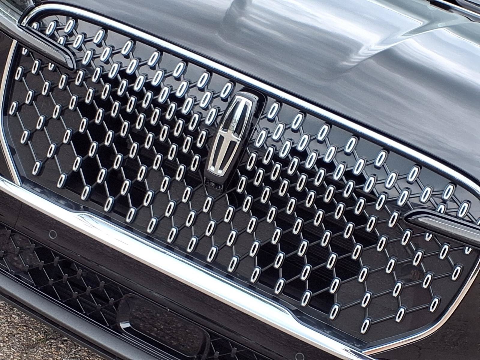 Used 2025 Infinite Black Metallic Lincoln Premiere image 27