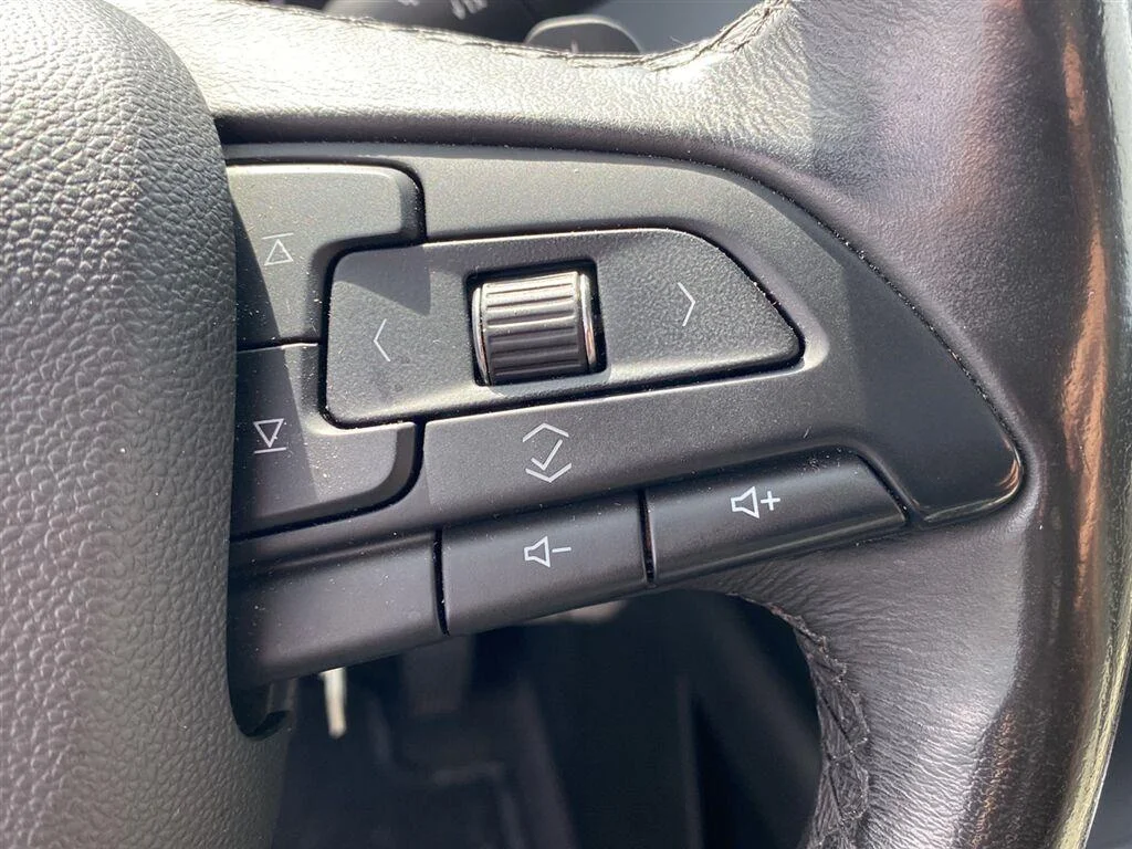 Used 2019 Radiant Silver Metallic Cadillac AWD Luxury image 20