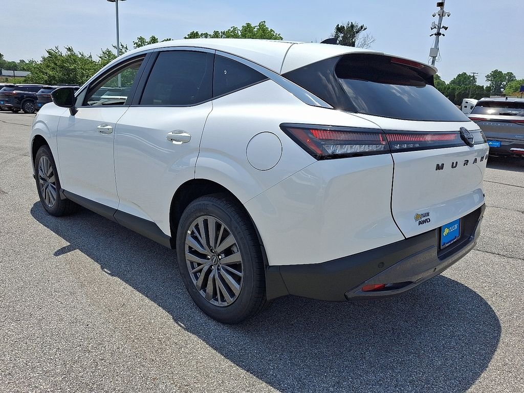 New 2026 White Nissan SL image 3