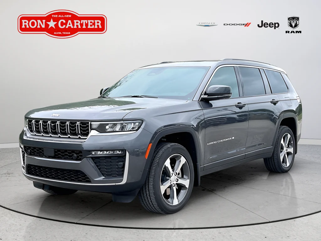 New 2026 Baltic Gray Metallic Clear-Coat Exterior Paint Jeep Limited image 3