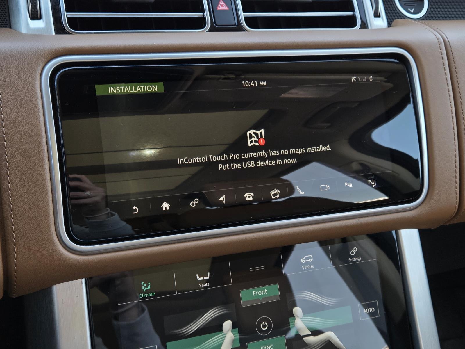 Used 2019 Silicon Silver Premium Metallic Land Rover Autobiography image 27
