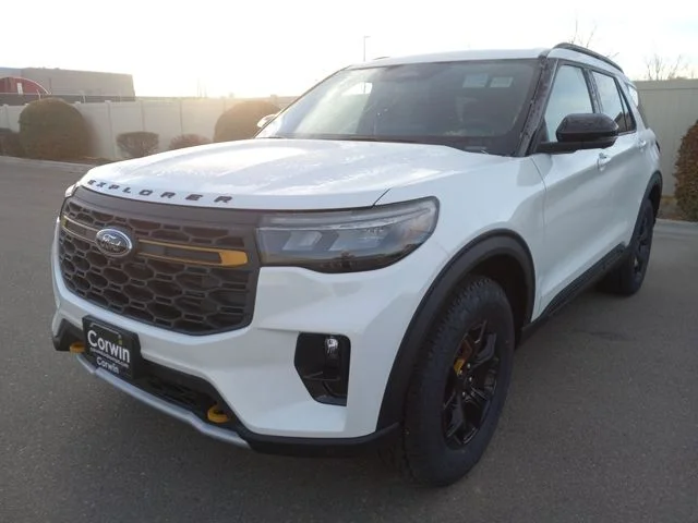 New 2026 Star White Metallic Tri-Coat Ford Tremor image 7