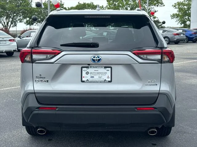 Certified Used 2024 SILVER SKY METALLIC Toyota  image 4