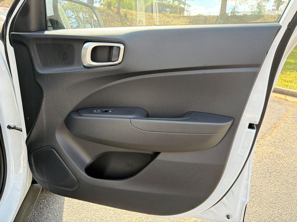 New 2026 White Hyundai SE image 14