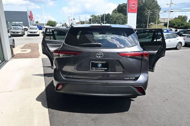 Used 2022 Gray Toyota XLE image 36