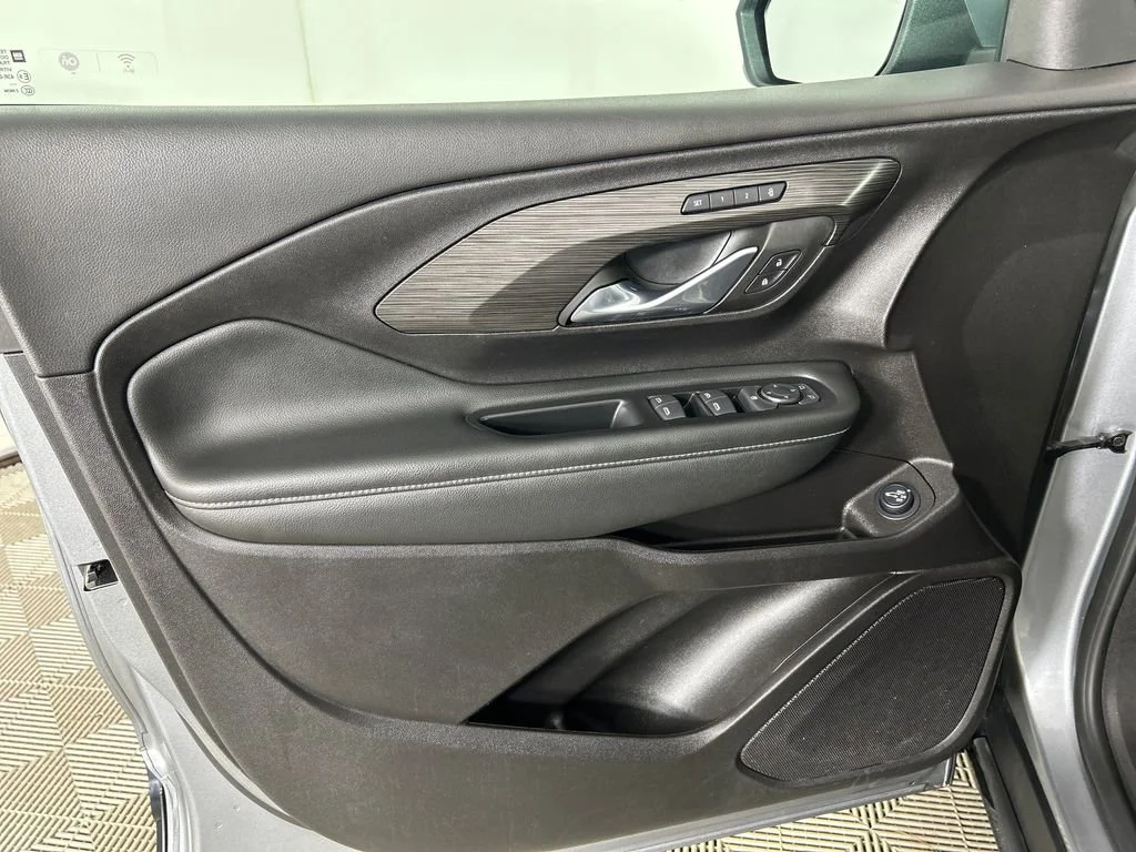 Used 2024 Sterling Metallic GMC SLT image 11