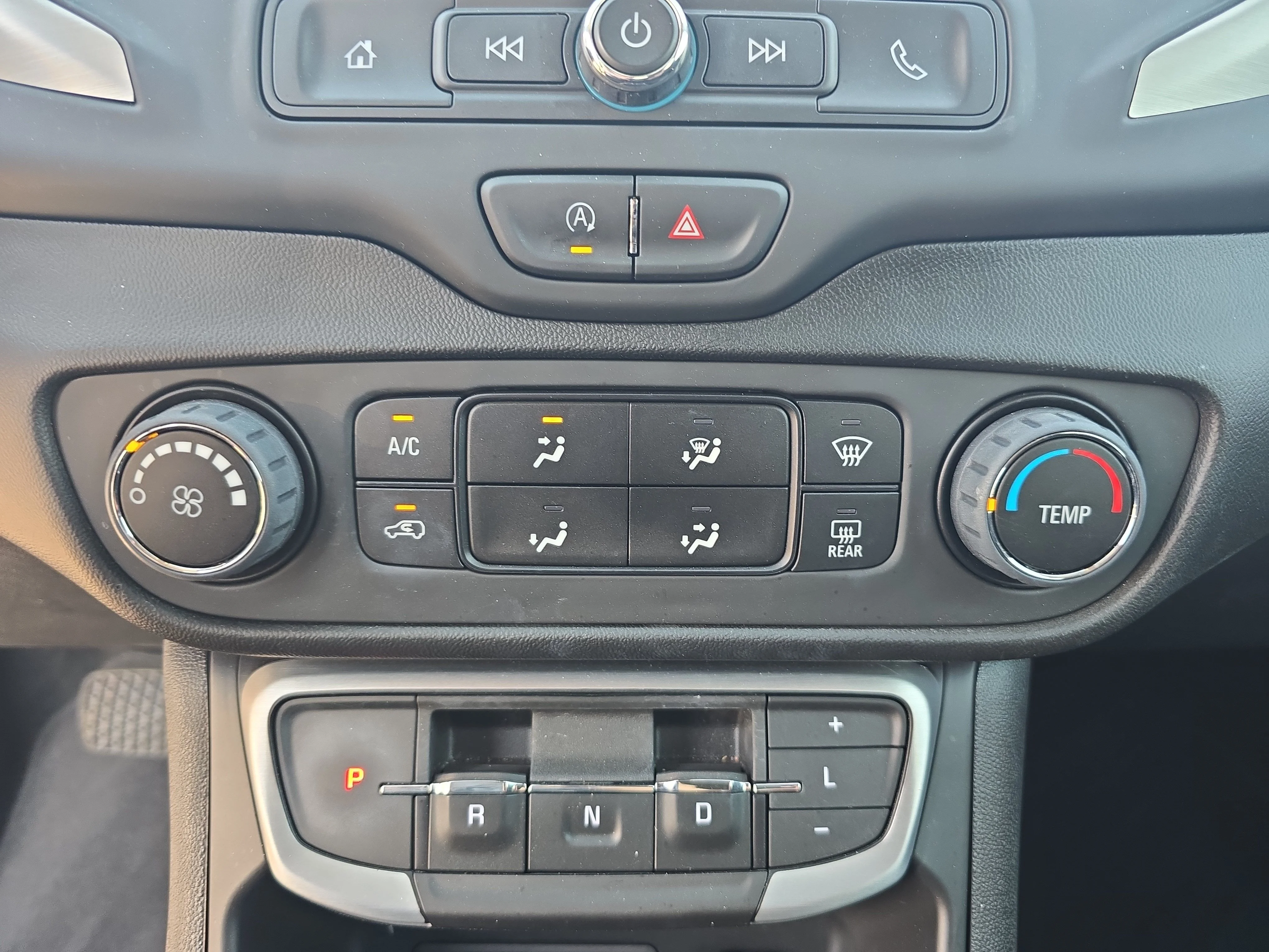 Used 2023 Sterling Metallic GMC SLE image 20