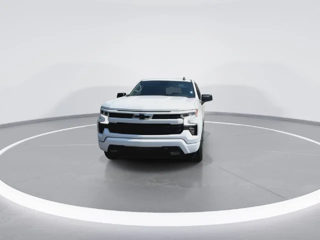Used 2023 White Chevrolet RST image 3