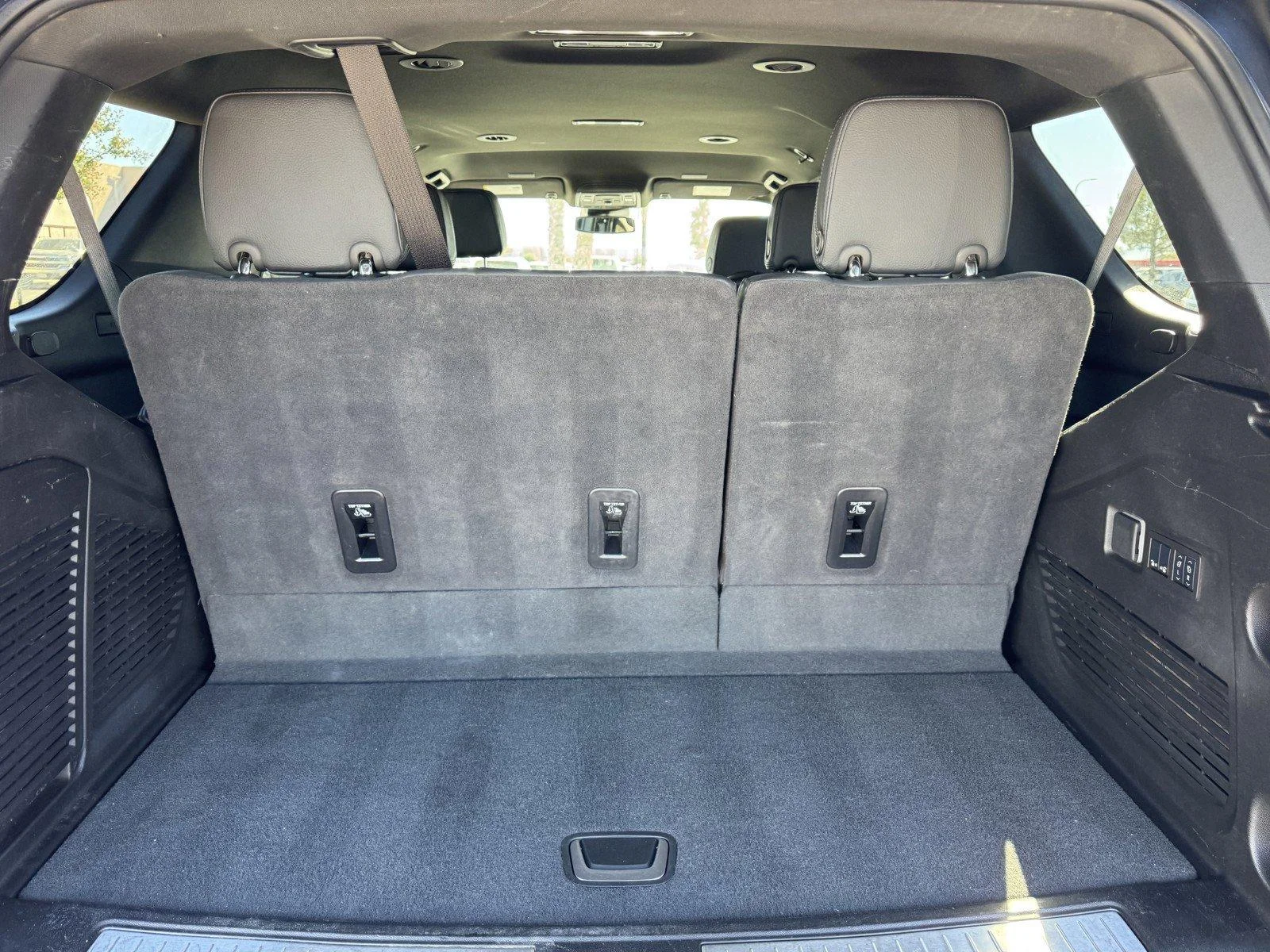 Used 2025 Onyx Black GMC Denali image 12