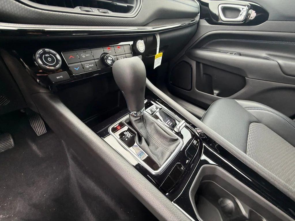 New 2026 Blue Jeep Latitude image 22