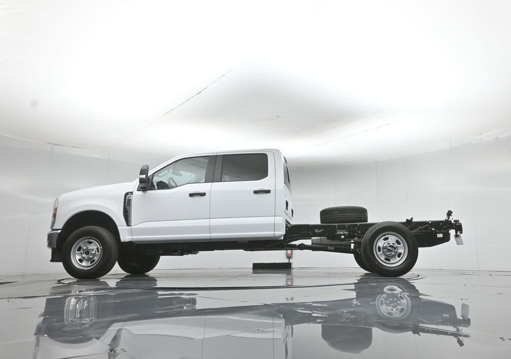 New 2026 Oxford White Ford XL image 48
