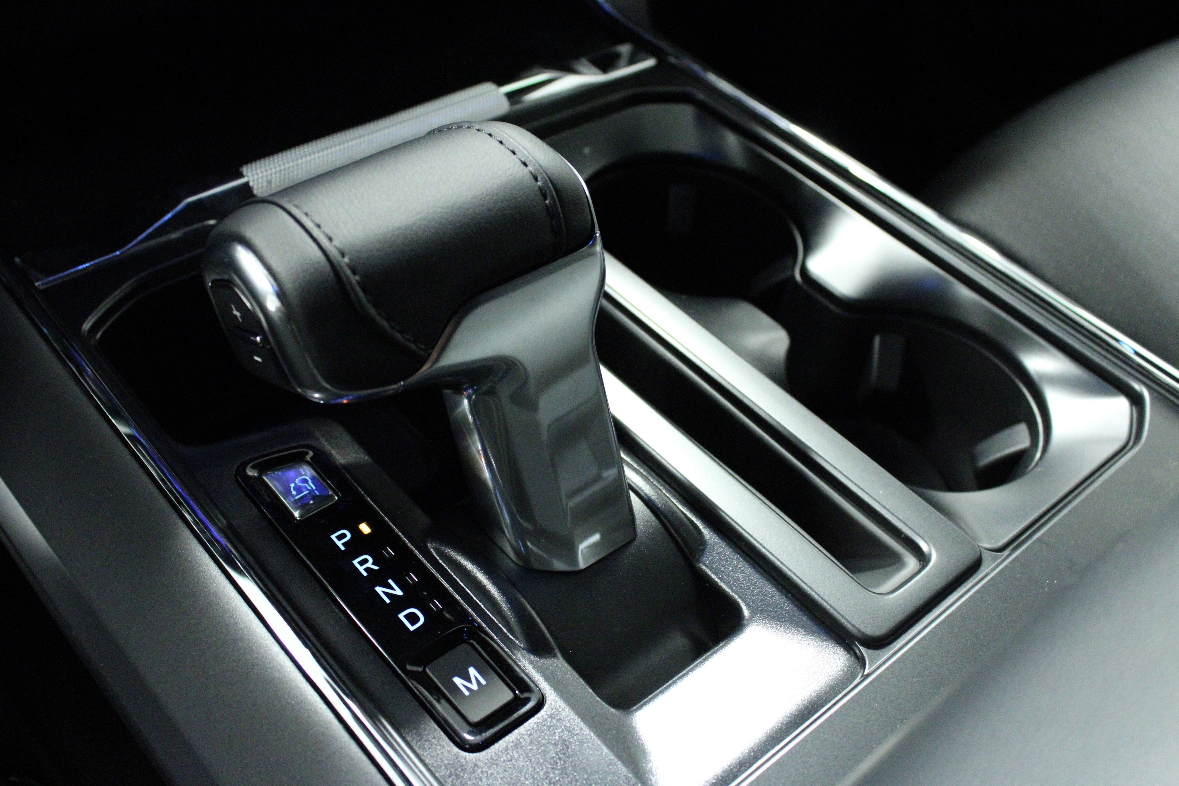 New 2026 Carbonized Gray Metallic Ford LARIAT image 23