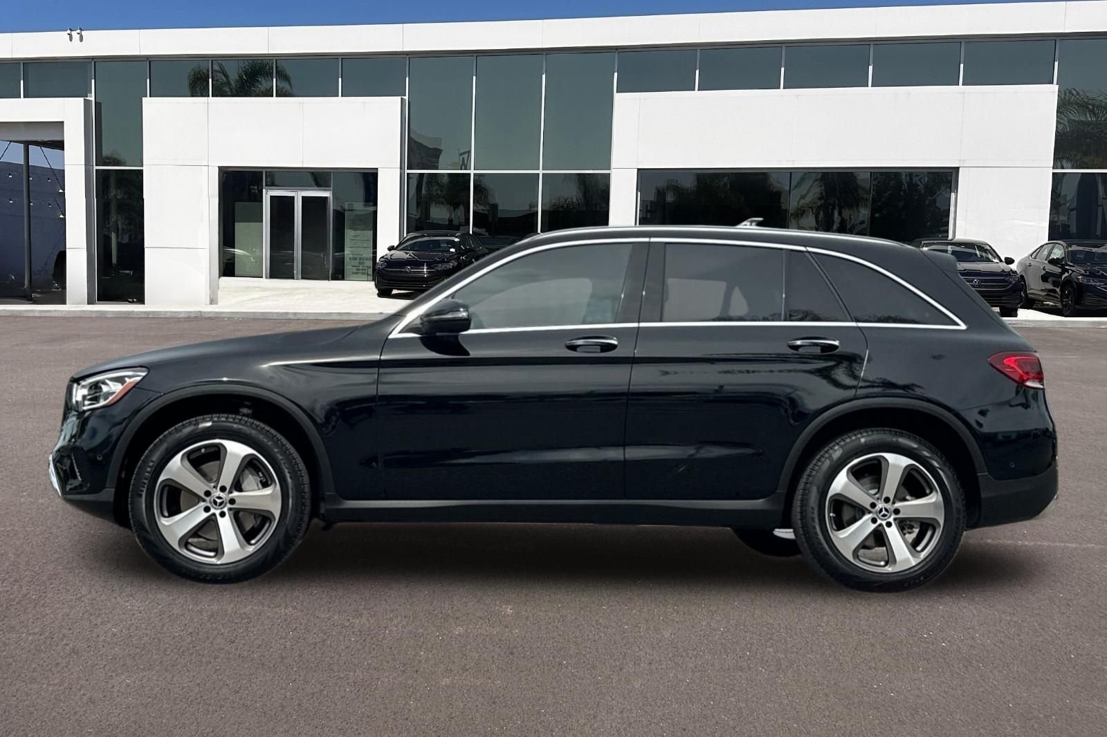 Used 2022 Black Mercedes-Benz GLC 300 image 6
