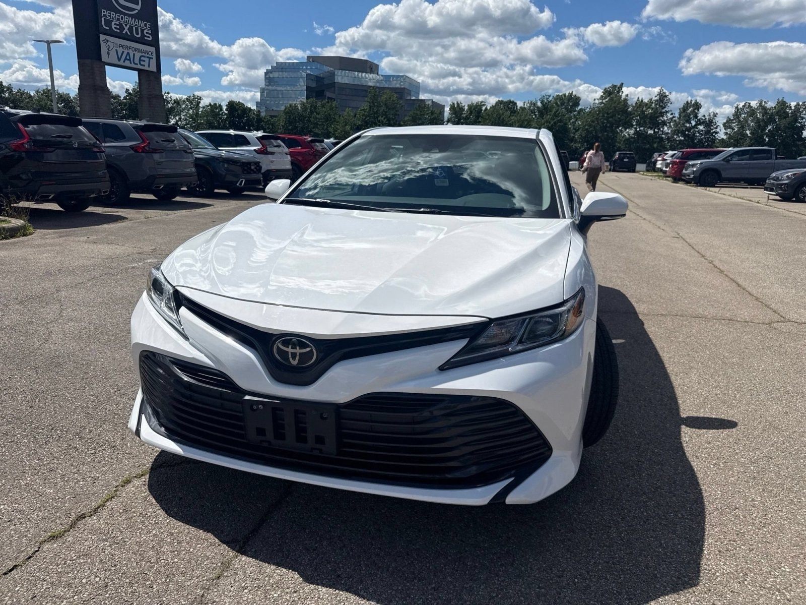 Used 2020 Super White Toyota LE image 17