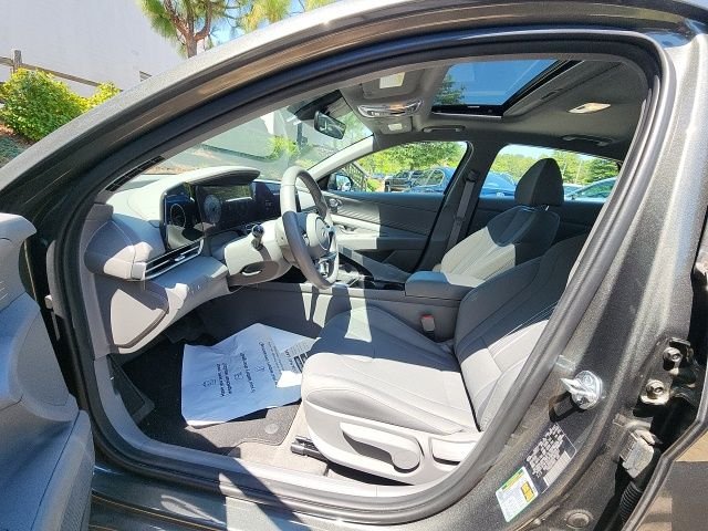 Used 2025 Gray Hyundai SEL Convenience image 20