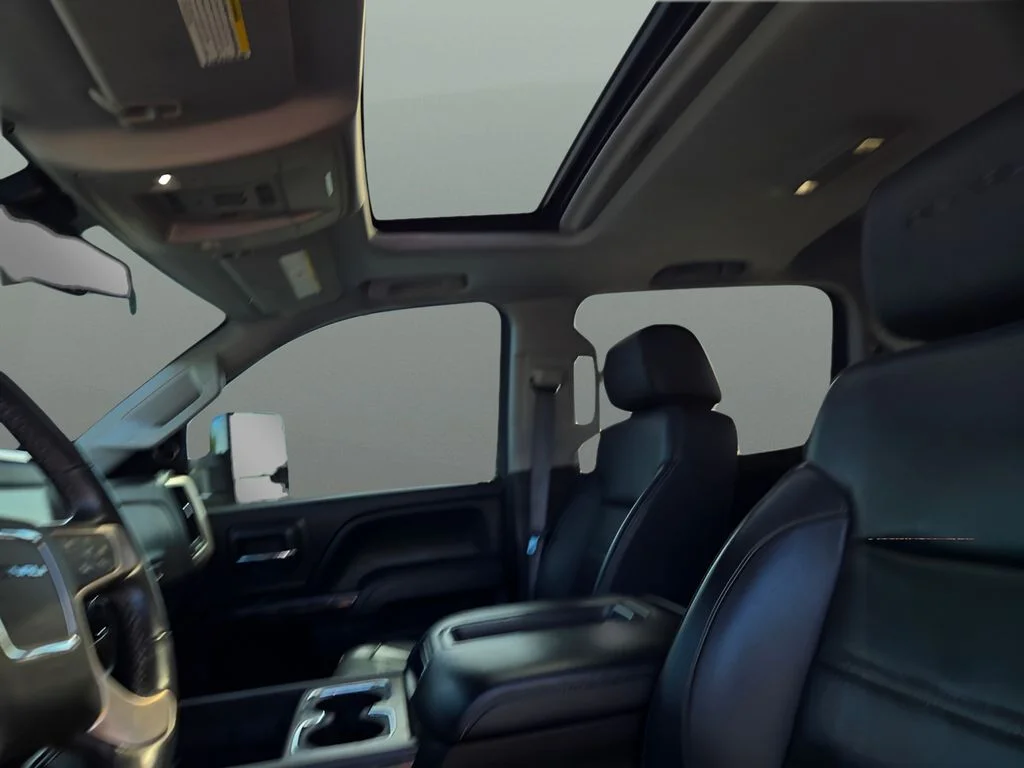 Used 2015 White GMC Denali image 21